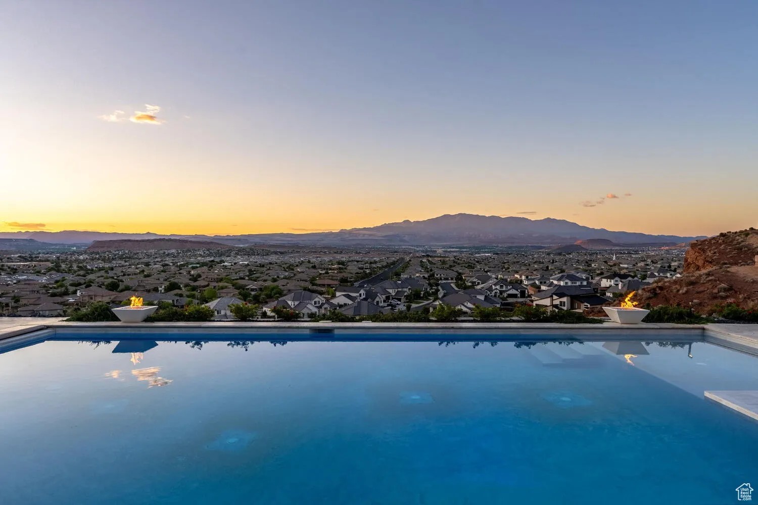 7fe447c55a06aa16624faf7a065531bcl-m1346207710rd-w2048_h1536